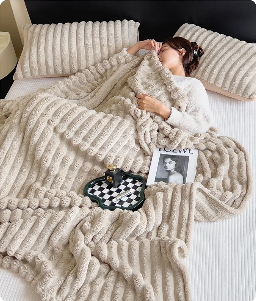 Solid colour thickened wide striped blanket